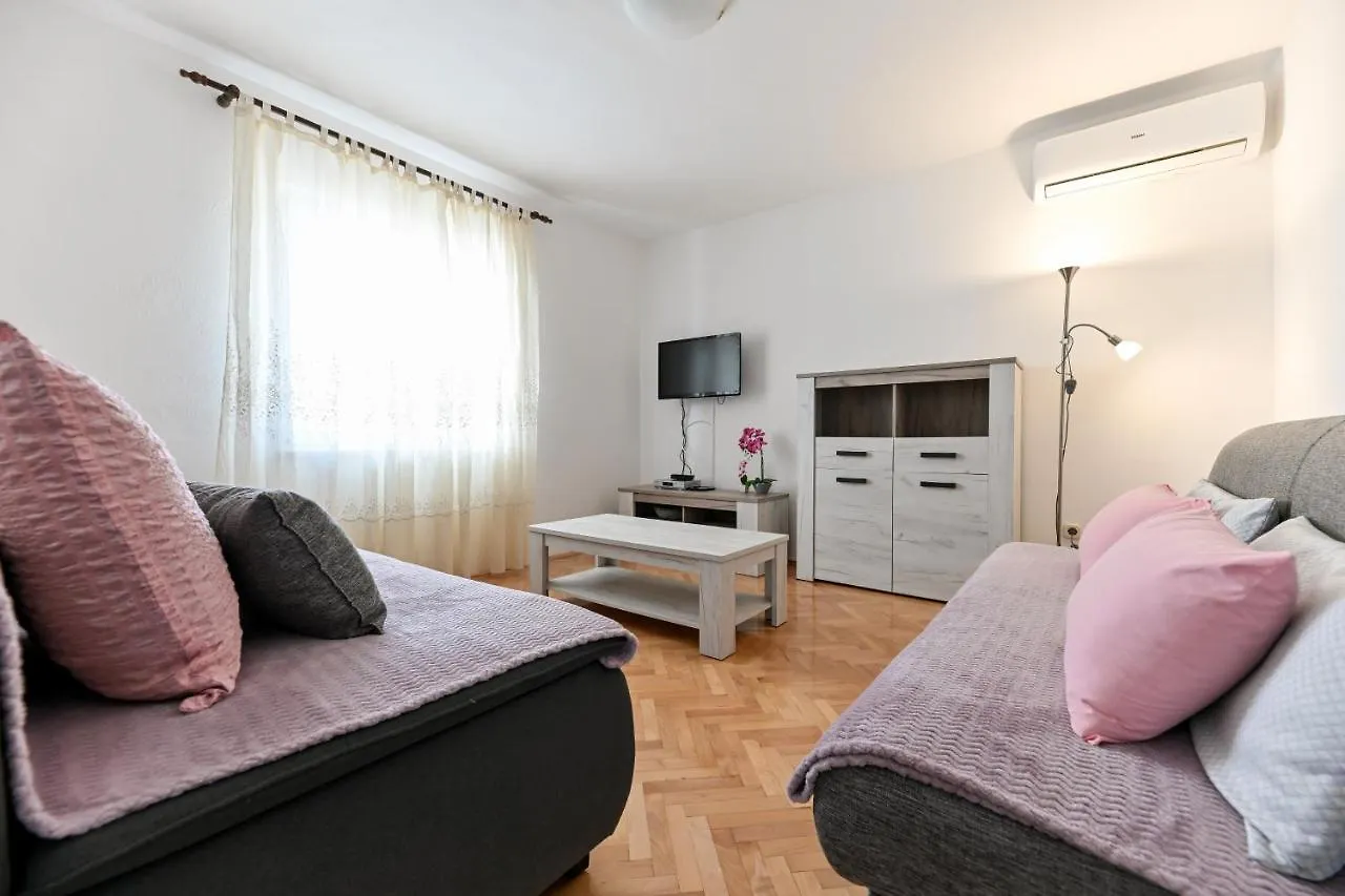 Apartments By The Sea Seline, Paklenica - 6564